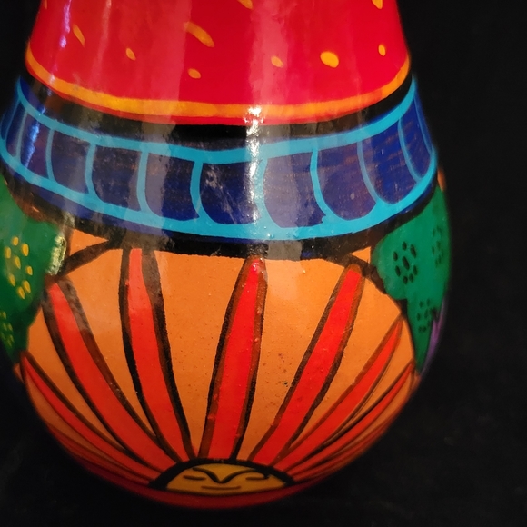 Folk Art Handpainted Southwest Pottery Vase. - Picture 3 of 4